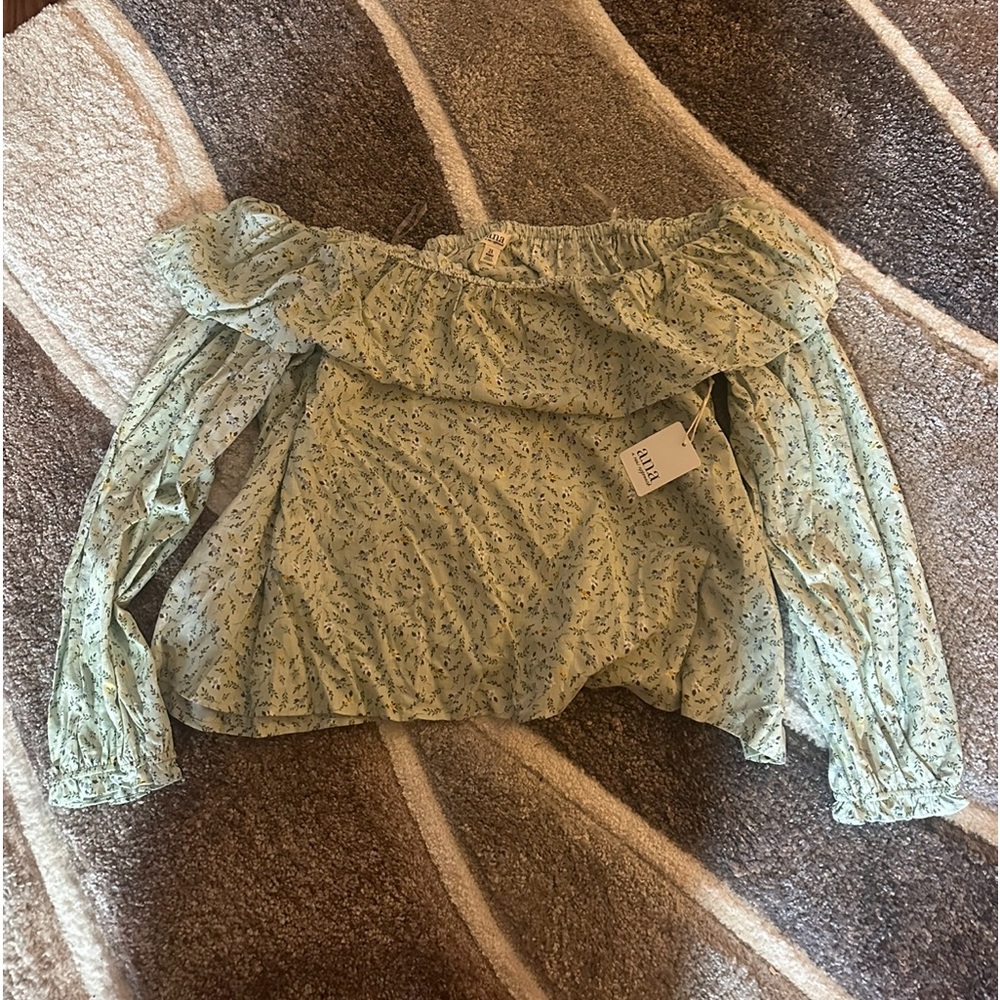 Brand new top